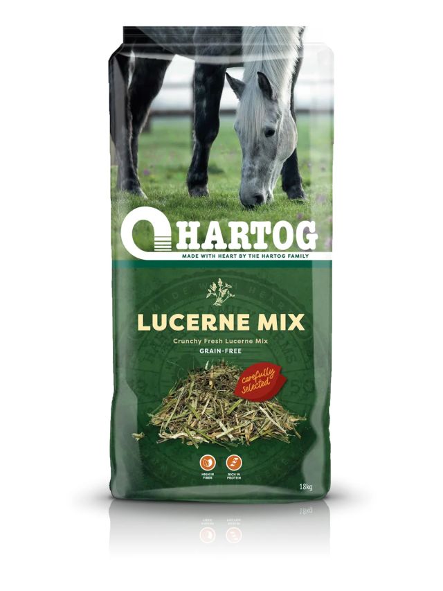 Hartog Lucerne Mix 18 kg, olejowana sieczka z lucerny ze źdźbłami zielonego owsa
